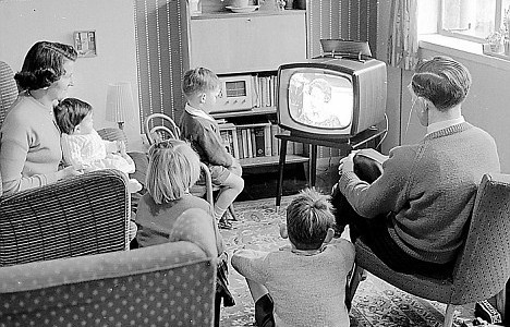 family-watching-tv-468x300.jpg